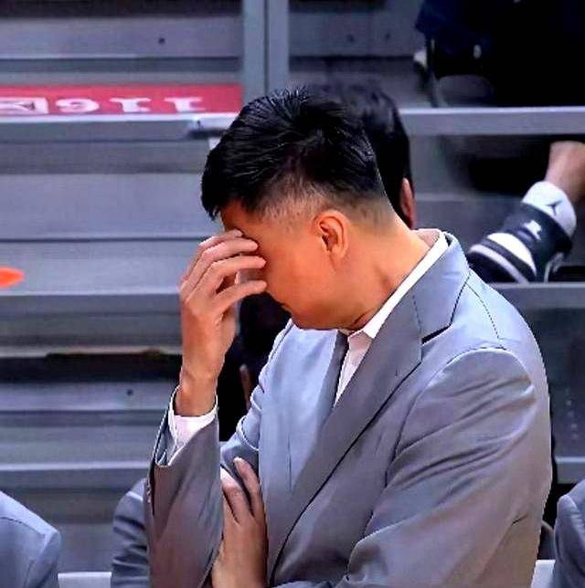 杜锋失算了!末节豪赌全场紧逼,卢伟笑纳大礼,一招锁定胜局