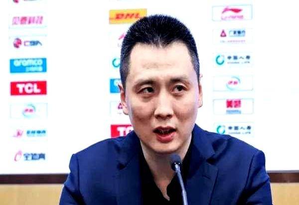 杜锋失算了!末节豪赌全场紧逼,卢伟笑纳大礼,一招锁定胜局