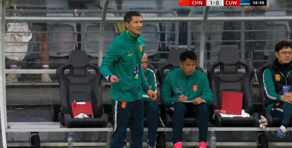 国足首发吓了伪球迷们一大跳!拳怕少壮,邵佳一放弃控球率就对了